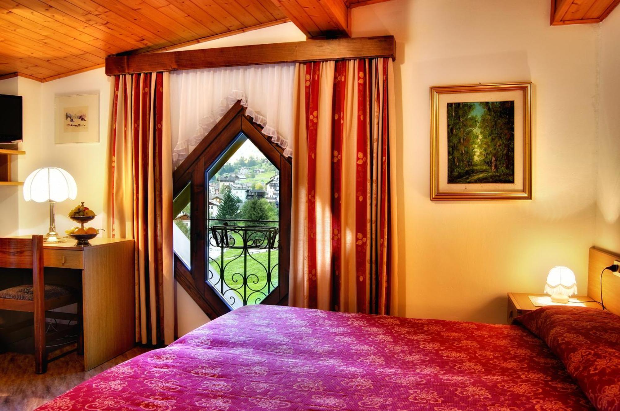Albergo Miramonti Rabbi Bilik gambar
