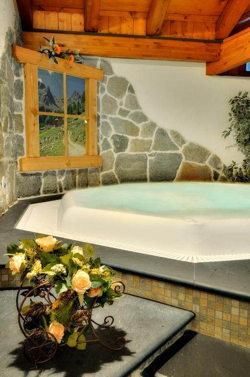 Albergo Miramonti Rabbi Luaran gambar