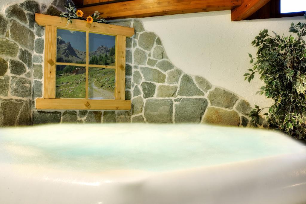 Albergo Miramonti Rabbi Luaran gambar